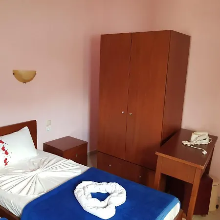 Smaro * Chrysi Ammoudia