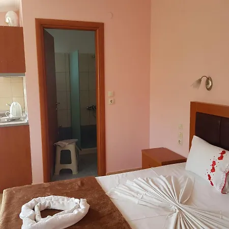 Smaro * Chrysi Ammoudia