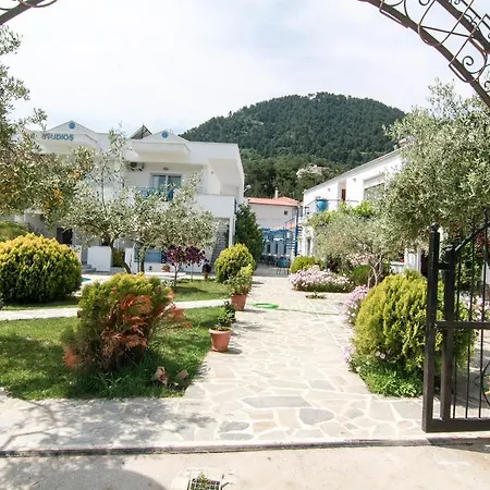 Smaro * Chrisi Ammoudia