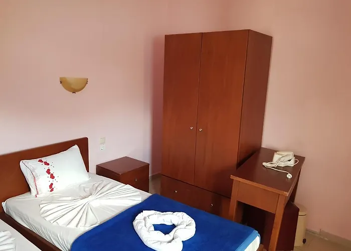 Smaro * Chrysi Ammoudia